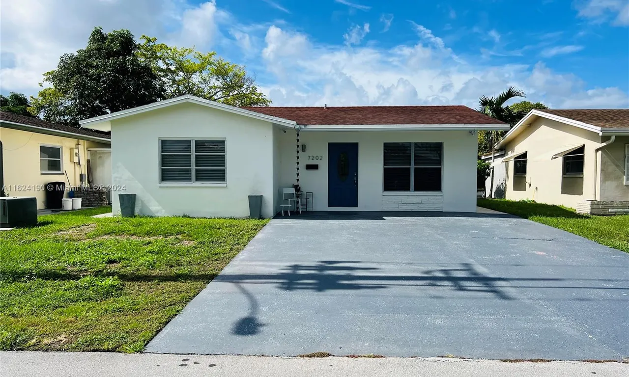 7202 NW 61st St, Tamarac FL 33321