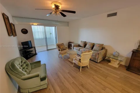 230 NE 26th Ave # 2040, Boynton Beach FL 33435