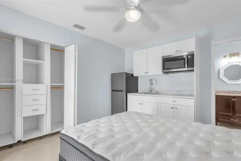 10460 SW 43rd St # 1, Miami FL 33165