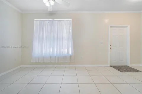 9135 SW 203rd Ter, Cutler Bay FL 33189