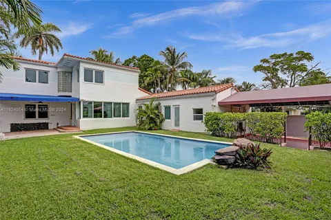 4585 Alton Rd, Miami Beach FL 33140