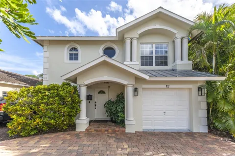 12 NE 26th St, Wilton Manors FL 33305