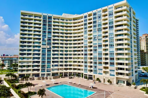 3180 S Ocean Drive # 401, Hallandale Beach FL 33009