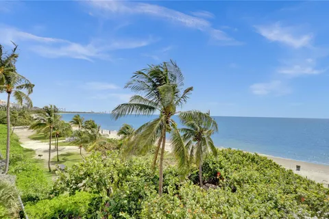 1111 Crandon Blvd # A201, Key Biscayne FL 33149