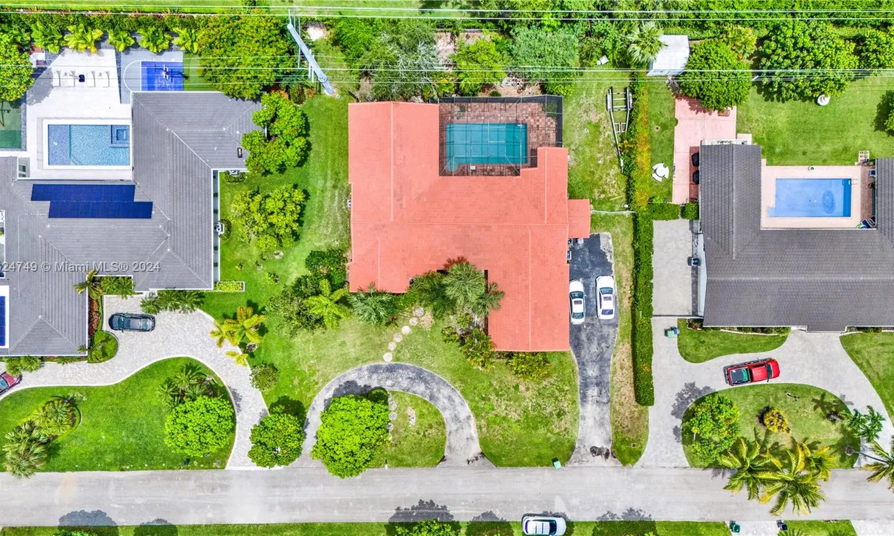 7501 SW 84th Ct, Miami FL 33143