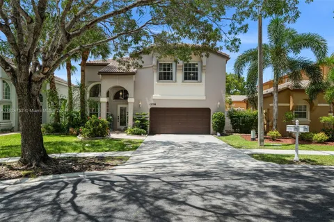 15796 NW 10th St, Pembroke Pines FL 33028