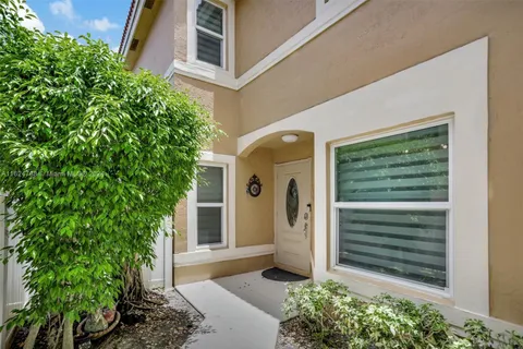 11125 NW 46th Dr, Coral Springs FL 33076