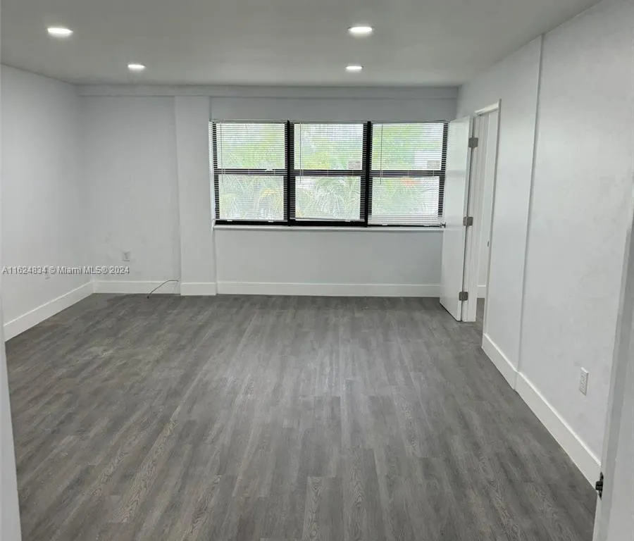 3702 NE 171st St # 18, North Miami Beach FL 33160
