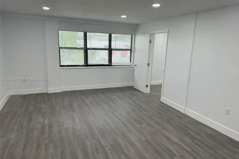 3702 NE 171st St # 18, North Miami Beach FL 33160