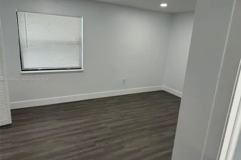 3702 NE 171st St # 18, North Miami Beach FL 33160