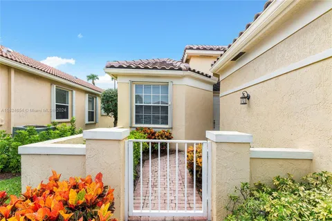 15434 Fiorenza Cir, Delray Beach FL 33446