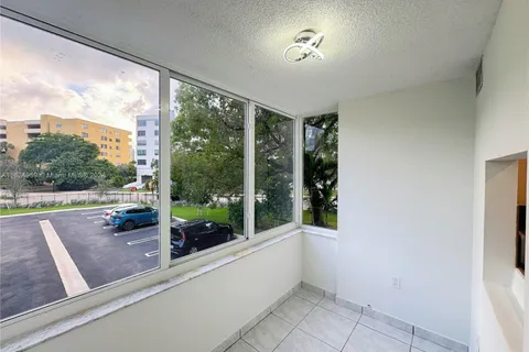 250 180th Dr # 254, Sunny Isles Beach FL 33160