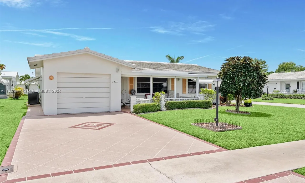 1316 SW 22nd St, Boynton Beach FL 33426