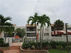 301 Racquet Club Rd # 207, Weston FL 33326