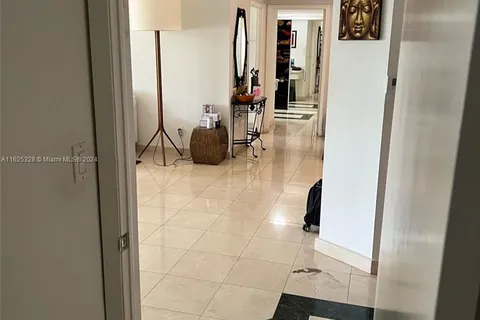 2000 Island Blvd # 405, Aventura FL 33160