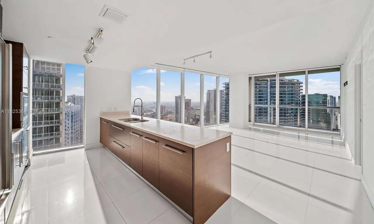 475 Brickell Ave # 4715, Miami FL 33131
