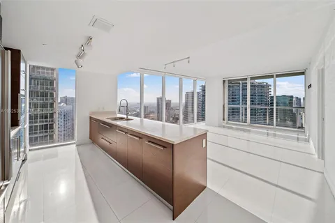 475 Brickell Ave # 4715, Miami FL 33131