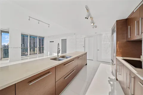 475 Brickell Ave # 4715, Miami FL 33131