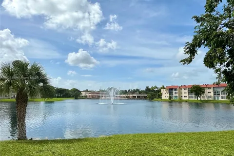 2931 E Sunrise Lakes Dr # 204, Sunrise FL 33322