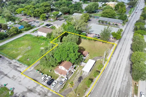 4533 SW 65 Ave, Davie FL 33314