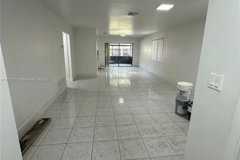 15471 Turnbull Dr, Miami Lakes FL 33014