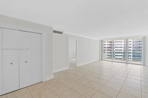 5161 Collins Ave # 701, Miami Beach FL 33140