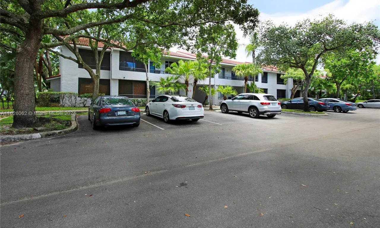 831 Lyons Rd # 23101, Coconut Creek FL 33063