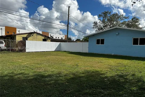 965 NW 10th St, Florida City FL 33034