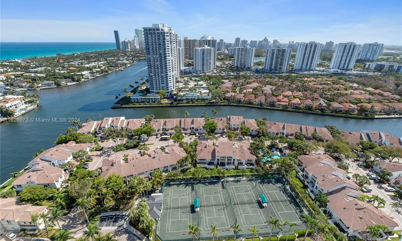 21050 Point Pl # 2702, Aventura FL 33180