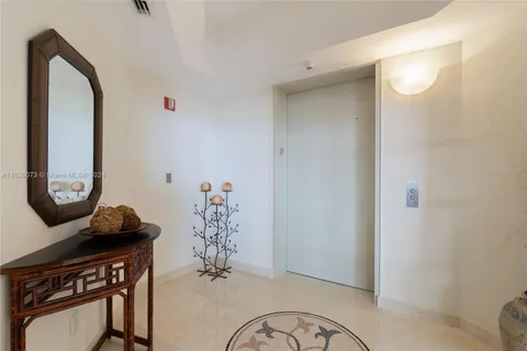 21050 Point Pl # 2702, Aventura FL 33180