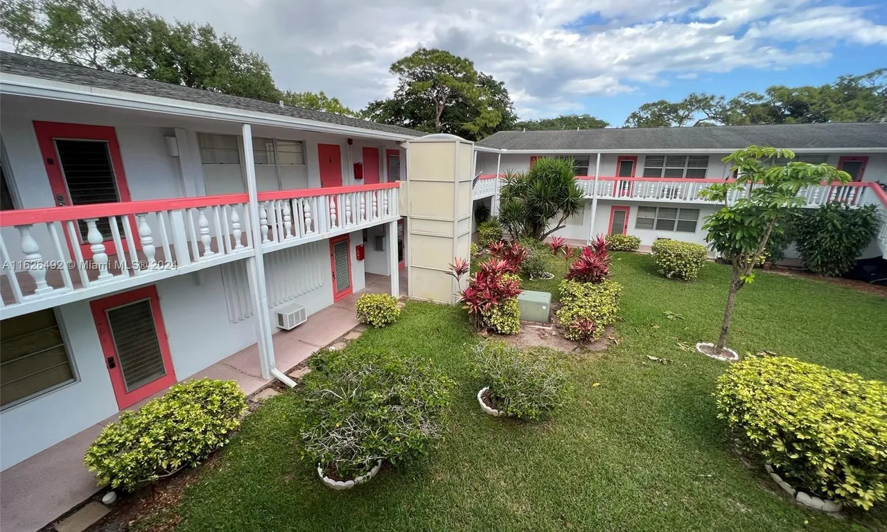 75 Ventnor D # D, Deerfield Beach FL 33442