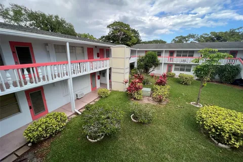 75 Ventnor D # D, Deerfield Beach FL 33442