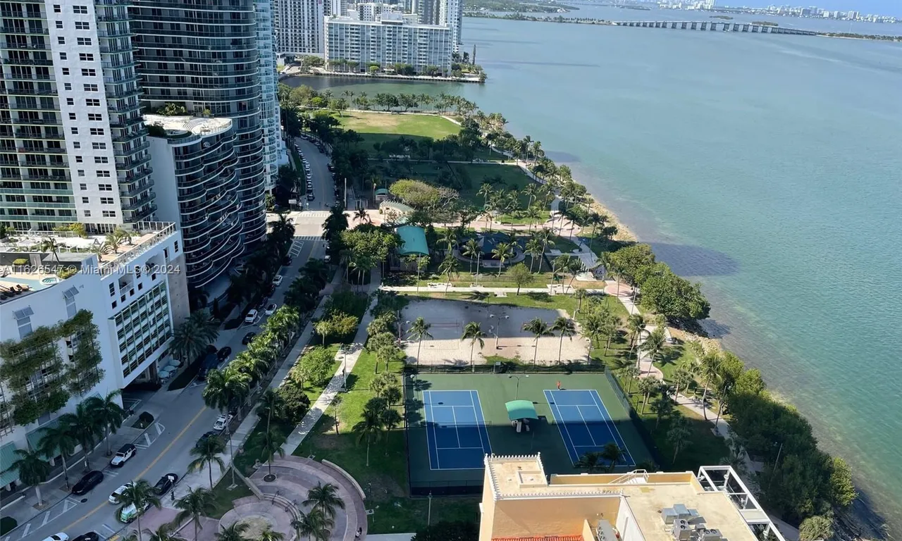 1717 N Bayshore Dr # 3039, Miami FL 33132