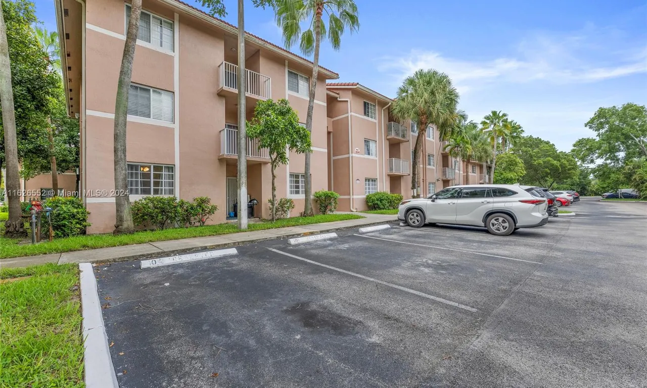 3241 Sabal Palm Mnr # 101, Davie FL 33024