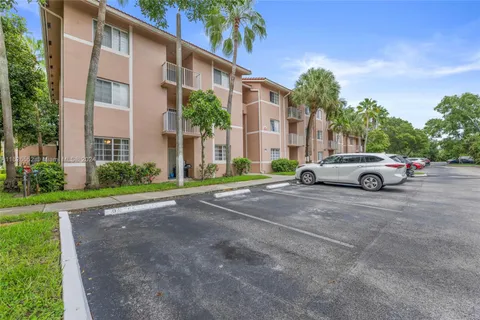 3241 Sabal Palm Mnr # 101, Davie FL 33024