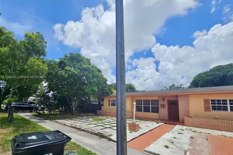 1020 NE 179th St, North Miami Beach FL 33162