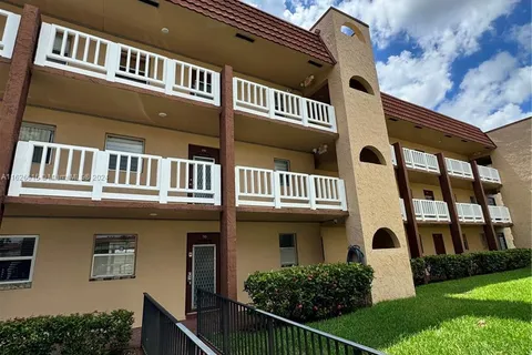 9041 Sunrise Lakes Blvd # 110, Sunrise FL 33322