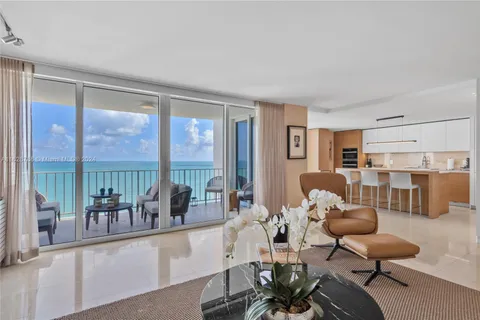 881 Ocean Dr # 16D, Key Biscayne FL 33149