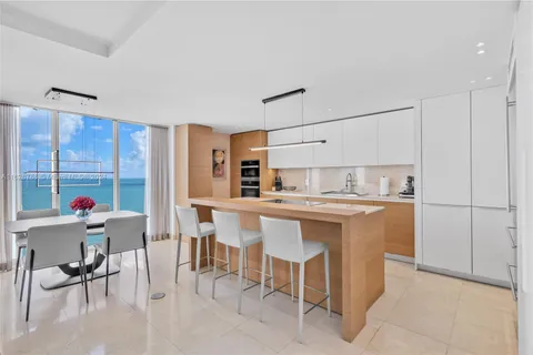 881 Ocean Dr # 16D, Key Biscayne FL 33149