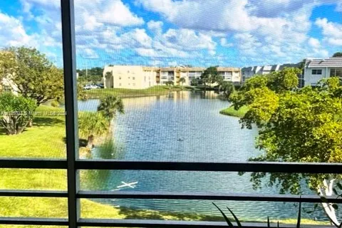 8400 Sunrise Lakes Blvd # 310, Sunrise FL 33322