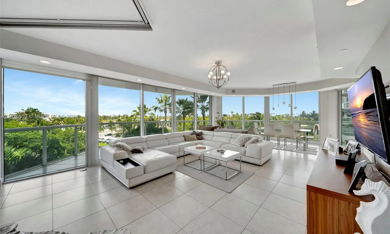 6001 N Ocean Dr # 402, Hollywood FL 33019