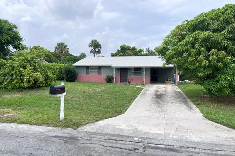 815 SE Stypmann Blvd, Stuart FL 34994