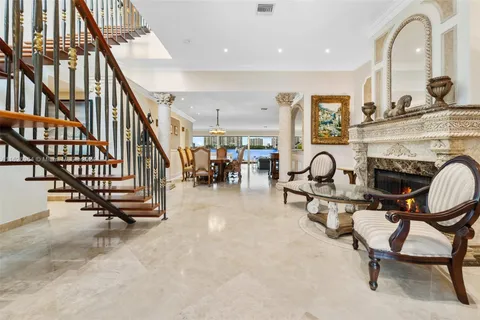 18900 N Bay Rd, Sunny Isles Beach FL 33160