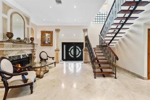 18900 N Bay Rd, Sunny Isles Beach FL 33160