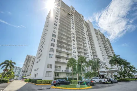 2801 NE 183rd St # 1710W, Aventura FL 33160