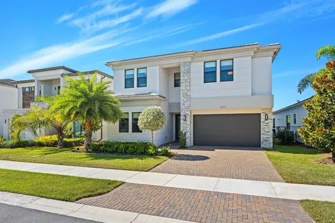 8263 Oceanus Dr, Boca Raton FL 33496