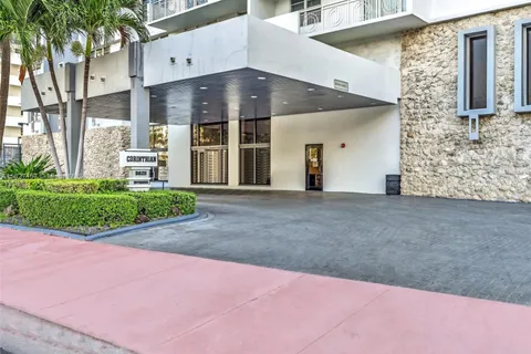 5825 Collins Ave # 2E, Miami Beach FL 33140