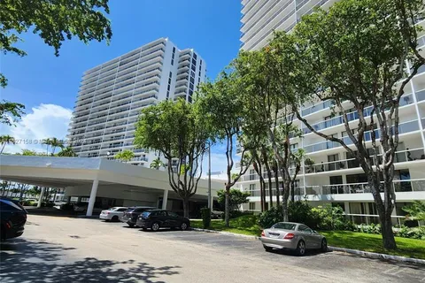 3731 N Country Club Dr # 2127, Aventura FL 33180