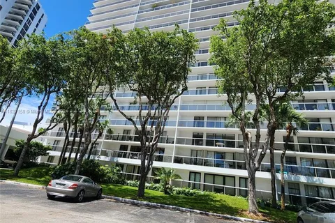 3731 N Country Club Dr # 2127, Aventura FL 33180