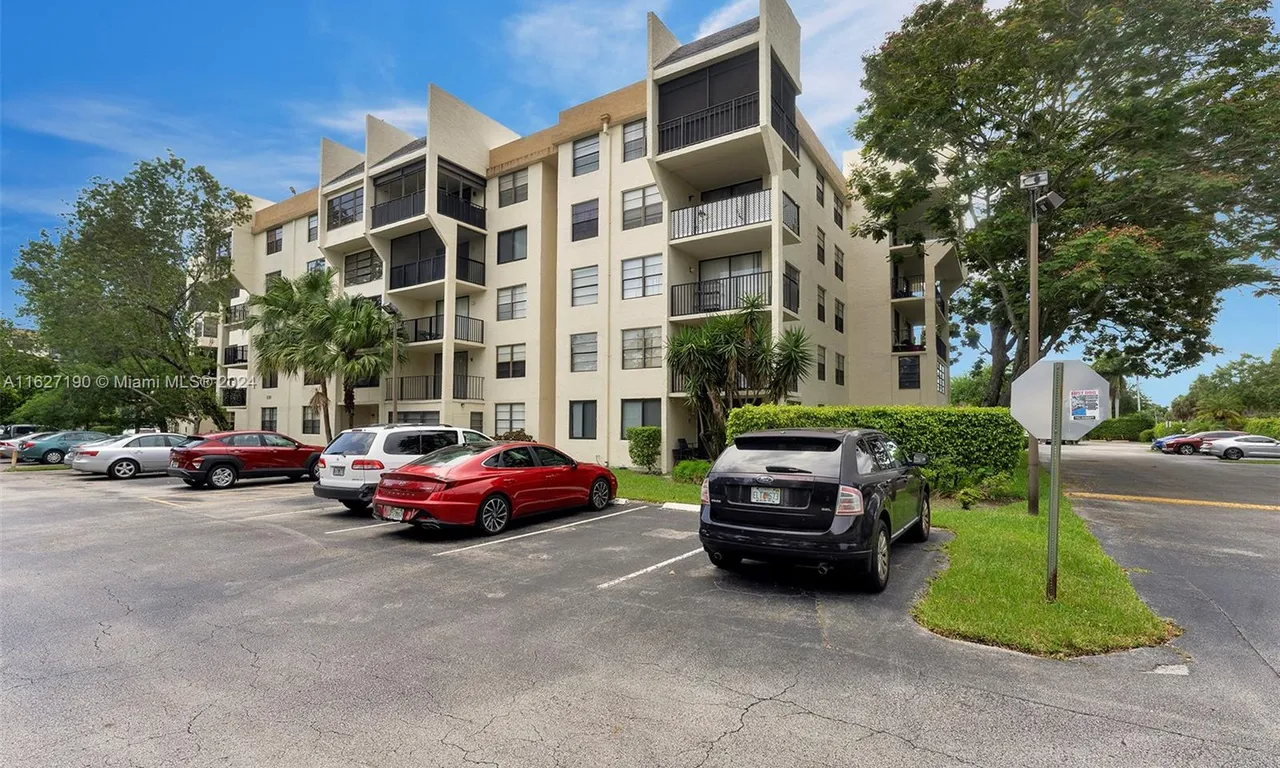 6190 Woodlands Blvd # 108, Tamarac FL 33319